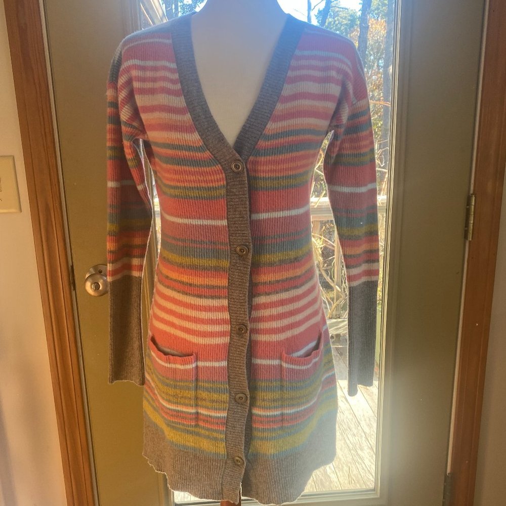 SUNDANCE LONG VNECK BUTTON. DOWN CARDIGAN STRIPED M